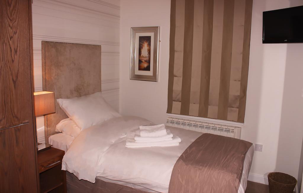 Mccafferty'S Guesthouse إيلفورد الغرفة الصورة